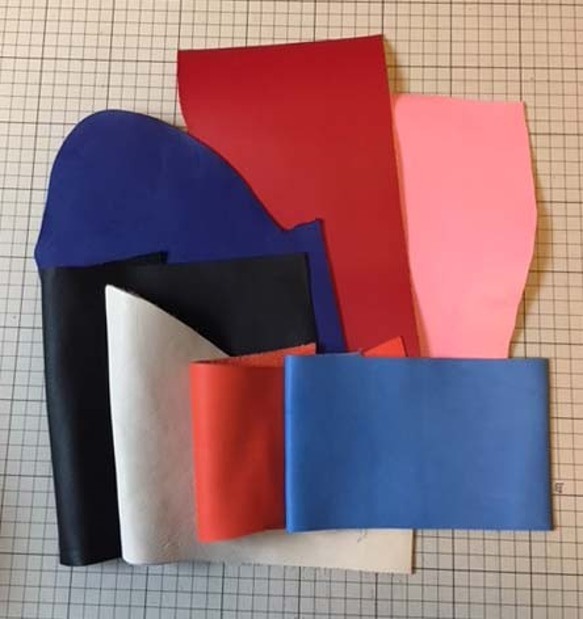 お買い得ハギレ皮革パック（はがき～A4サイズ）250g 2枚目の画像