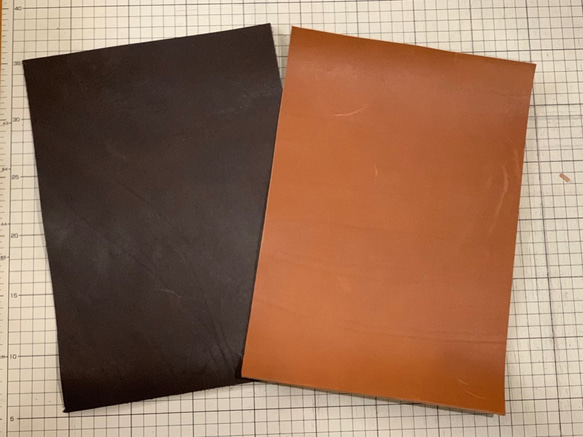 ノボナッパ（NOVONAPP）フランス仔牛皮革 コンビなめし 1.5-2.0mm A4サイズ（21x30cm) ゴールド 5枚目の画像