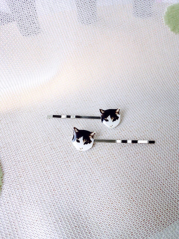 ヘアピン（黒×白ぶち猫タイプ） 1枚目の画像
