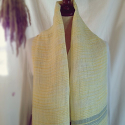 手織り・手染め　リトアニアリネンのストール　イエロー 2枚目の画像