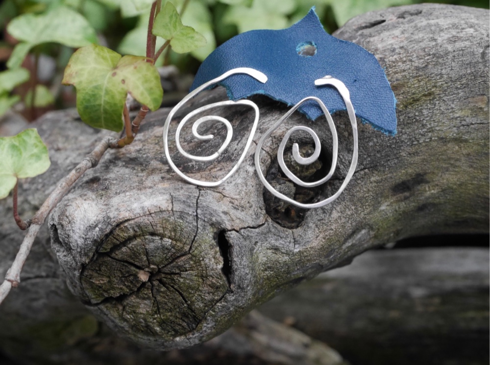 ぐるぐるピアスsilver