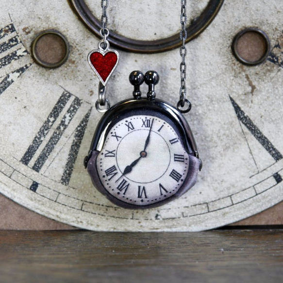 時計がま口ミニ　ハートのネックレス　ローマ数字銀時計【受注製作】 1枚目の画像