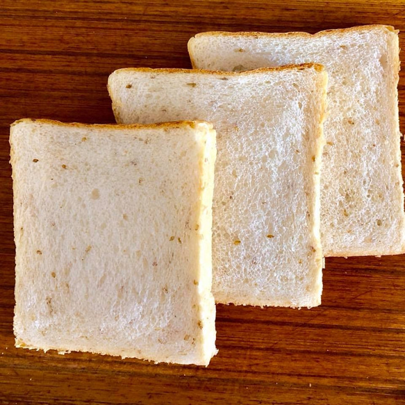 贈り物にも。自家製天然酵母の角食や高級デニッシュ食パンを味比べできる「食パン食べ比べセット」 3枚目の画像