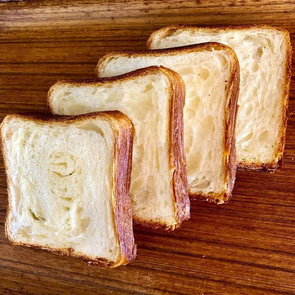 贈り物にも。自家製天然酵母の角食や高級デニッシュ食パンを味比べできる「食パン食べ比べセット」 5枚目の画像