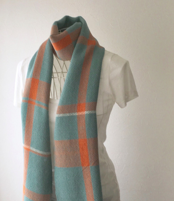 【寶貝羊駝：秋冬]男女皆宜的手工編織圍巾“橙色和翠綠混合2” 第2張的照片