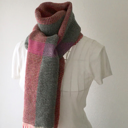 [羊毛和棉：秋冬]中性：手工編織圍巾“灰色和粉色” 第4張的照片