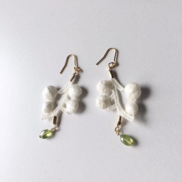 【8月の誕生石】White cotton branch with Peridot 4枚目の画像