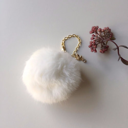 [Bag charm] White Real Rabbit Fur with a bird charm bringing 第2張的照片