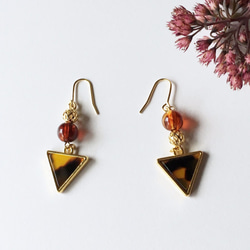 Triangle earrings with  Tortoiseshell color 第2張的照片