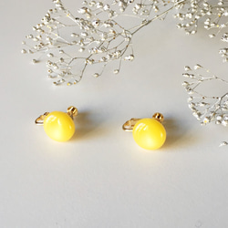 Soft marble color earrings (Yellow) 2枚目の画像