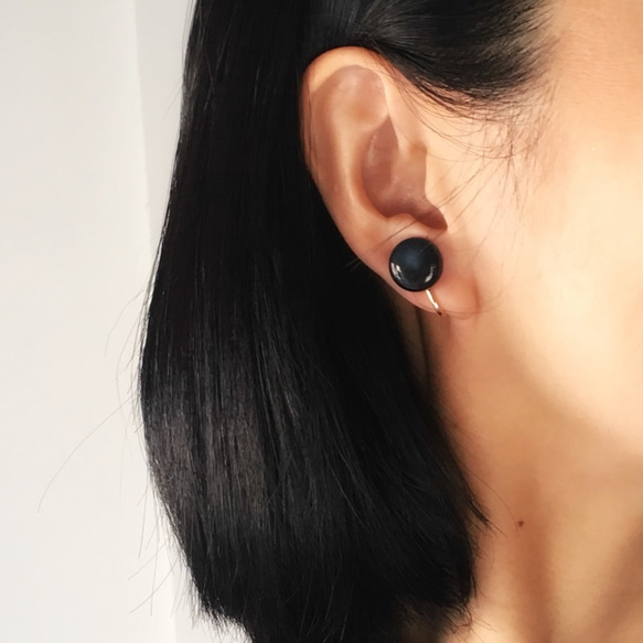 Soft marble color earrings (Indigo blue) 3枚目の画像