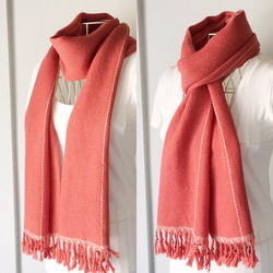 【嬰兒羊駝：秋冬】男女皆宜：手織圍巾“粉紅橙白線” 第2張的照片