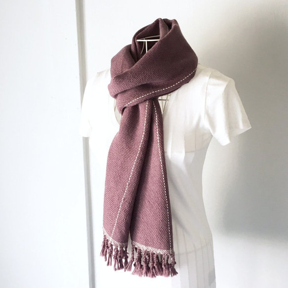 【嬰兒羊駝：秋冬】男女皆宜：手工編織圍巾“紫色帶白線” 第2張的照片
