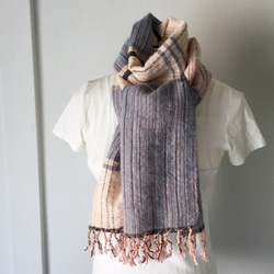 【羊毛＆Mohea】男女皆宜：手織圍巾“Pink＆Blue Mix” 第2張的照片