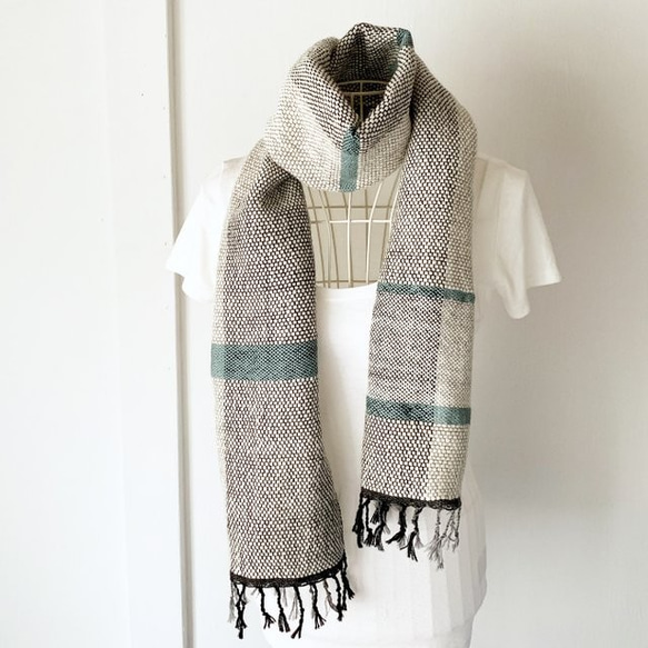 [羊毛：秋/冬]男女皆宜的：手工編織的圍巾“ White＆Black 8” 第2張的照片
