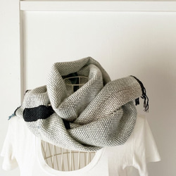 【美利奴羊毛：秋冬】男女皆宜：手工編織圍巾“White &amp; Black 9” 第3張的照片