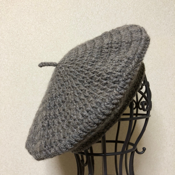 ✿手編みのベレー帽(アッシュブラウン)✿ 1枚目の画像