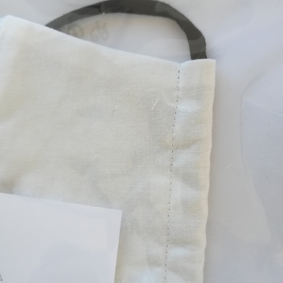 服屋が職業用ミシンで仕立てるシンプルマスク（白×黒紐） 3枚目の画像