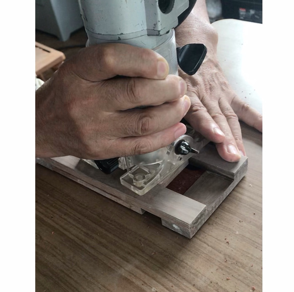 受注生産 職人手作り iPhoneケース 木製ケース 天然木 木目調 ウッドケース 無垢材 高級 大人 木工 エコ 5枚目の画像