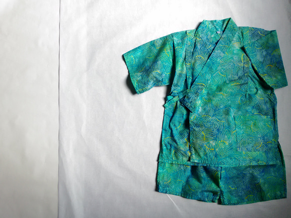 子供甚平　moda fabric  バティック水色　130サイズ 1枚目の画像