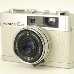 白い革に衣替えしたKonicaC35 1枚目の画像