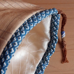 卵色の紬にアフリカのサンドビーズの巾着-着物地（古布）から 5枚目の画像