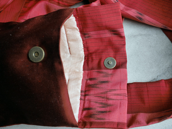 米沢琉球紬と繻子のポシェット（受注生産）-草木染着物地（古布）から 5枚目の画像