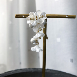 白い小花のポニーフック 4枚目の画像