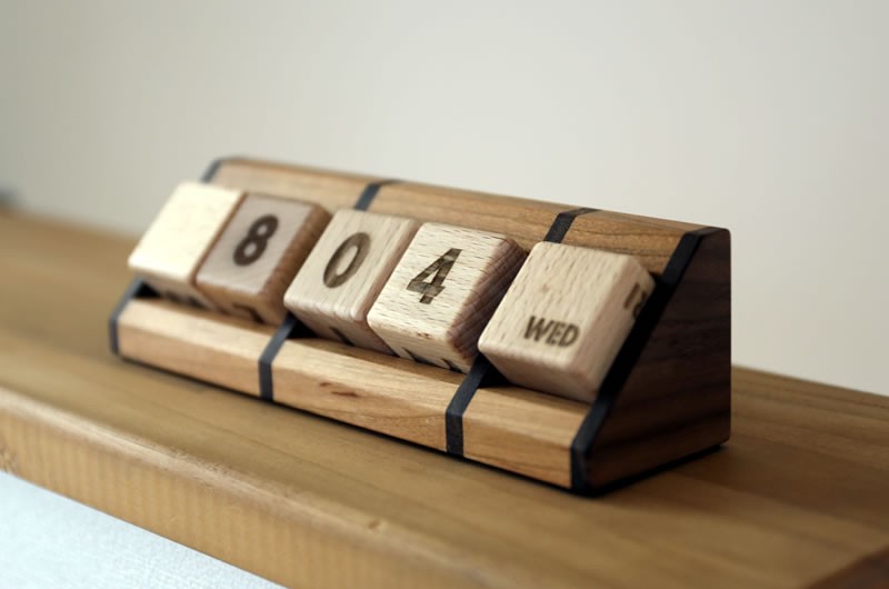 木のサイコロカレンダー：ビーチ（アルファベット）