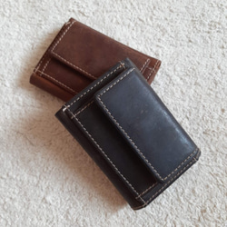 コンパクトな牛革・ブラウンの3折り財布 4枚目の画像