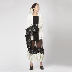 Two-tone crepe de chine top with dragon removable sleeves 2枚目の画像