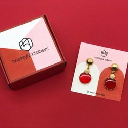 聖誕紅＆紅星耳環2入 • Red Christmas Baubles Earrings Set of 2 • t5o 第4張的照片