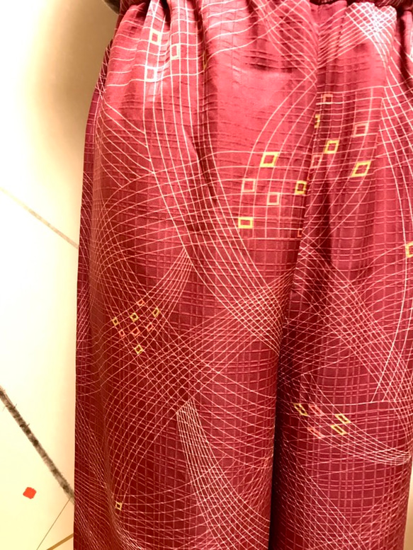 ゆったりストレートパンツ 着物リメイク 綺麗な赤紫色＊フリーサイズ＊ 6枚目の画像