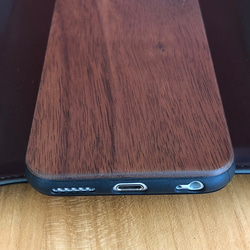 木製スマホケース　ウッドケース　iPhoneケース ウォールナット 3枚目の画像