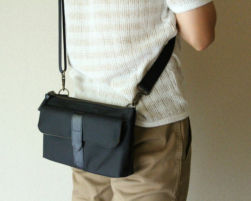 受注製作】#206 かぶせポケット付きミニショルダーバッグ(ブラック