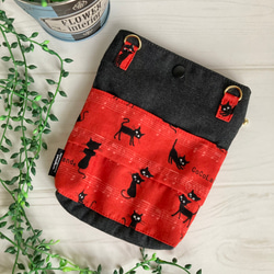 フタなしファスナーポケット付き大きめ移動ポケット(ココランド楽譜×黒猫柄 レッド） 2枚目の画像