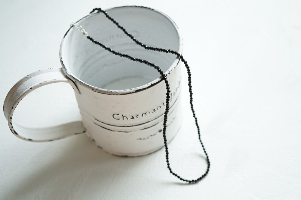 ブラックスピネルのネックレスチェーン（銀色）