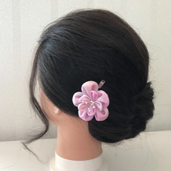 つまみ細工の髪飾り 桃の花 3枚目の画像