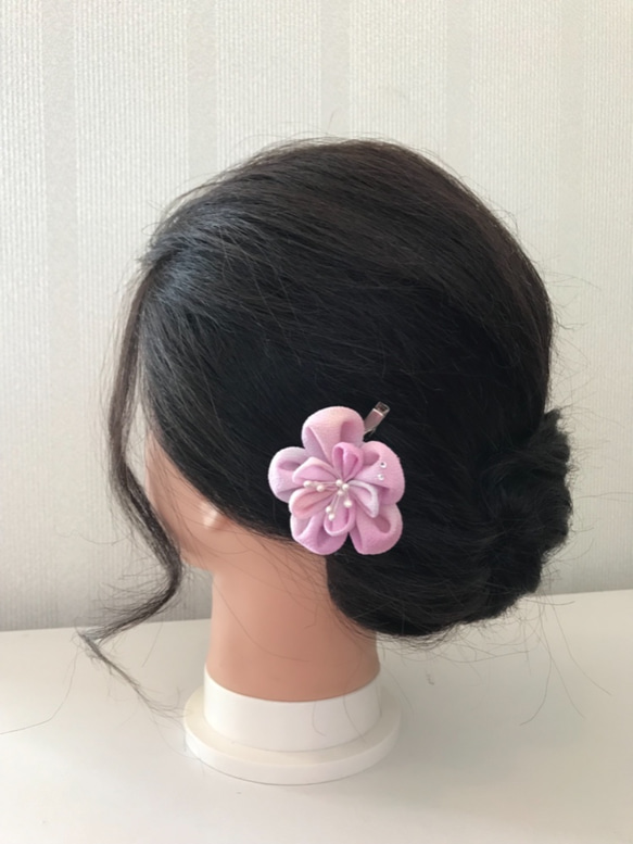 つまみ細工の髪飾り 桃の花 3枚目の画像
