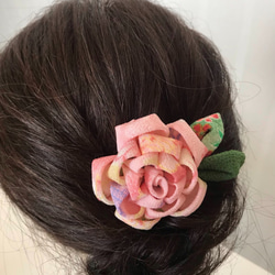 つまみ細工の髪飾り&ブローチ 八重咲の薔薇 3枚目の画像