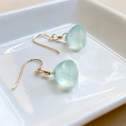 【ひなママ】ラスト！宝石質アイスブルーカルセドニーイヤリング ひなママ様専用】ラスト！宝石質アイスブルーカルセドニー