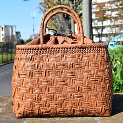 山葡萄籠バッグ ı 連続桝網代編み ı 巾着と中布付き | (約)幅31cmx高さ