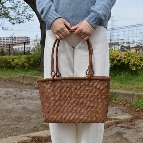 山葡萄籠バッグ ı 網代編み ı 中布と内ポケット付き ı 肩掛けタイプ ı