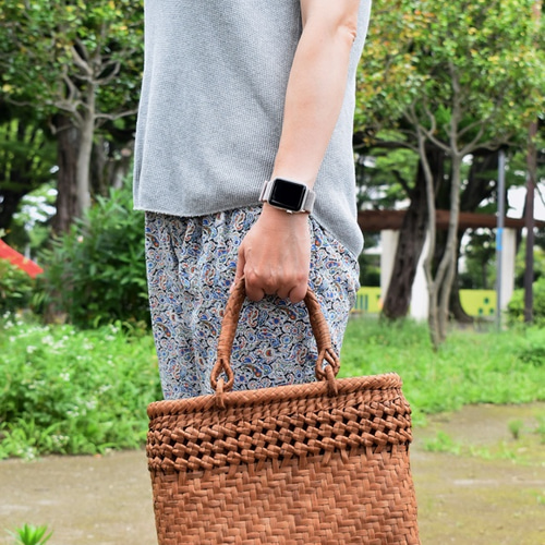 山葡萄籠　四角籠 NEW四角型 / 定番の四角型も編みました。 ひご細め網代編み