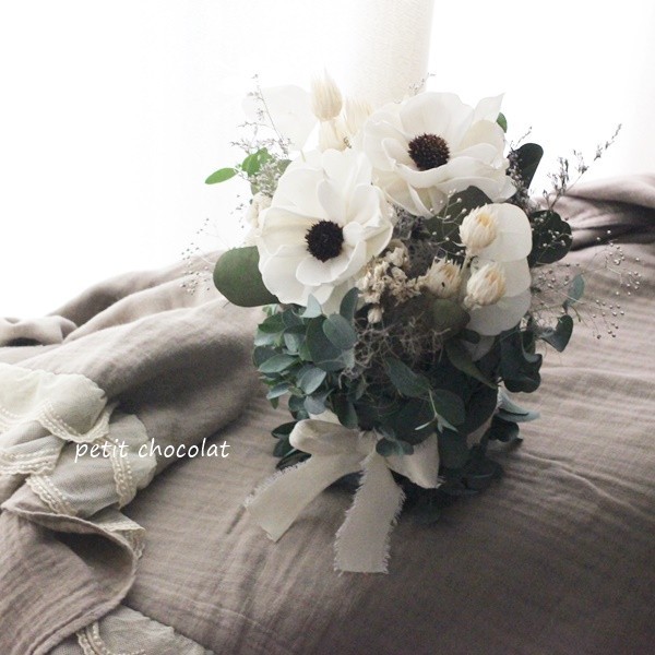 ユーカリとアネモネのポットアレンジ