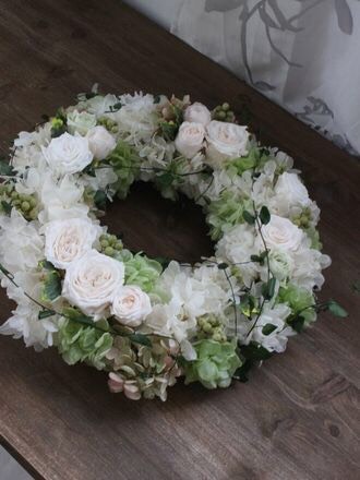 ウェルカムホワイトローズリース