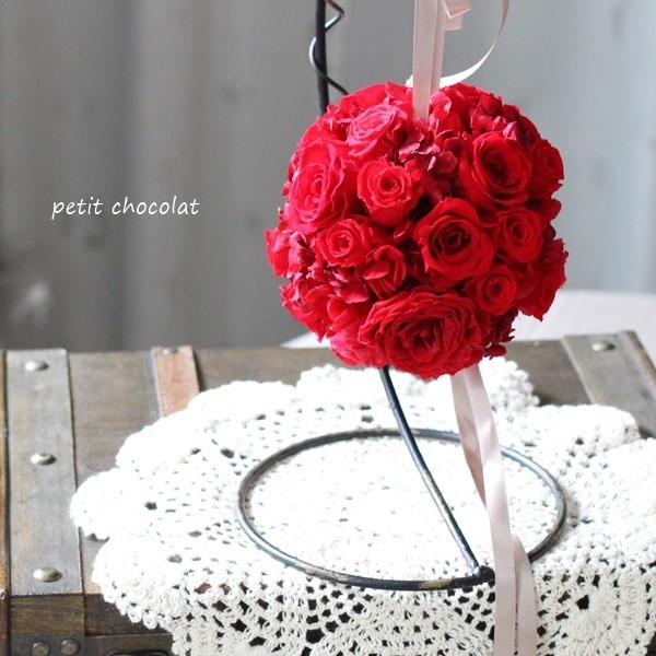 赤ローズのフラワーボールⅡ（ケース付き）