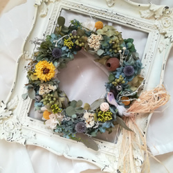 wreath“木の実と小鳥とアザミ„　(プリザーブドフラワー　ドライフラワー　ギフト　アンティーク　) 1枚目の画像