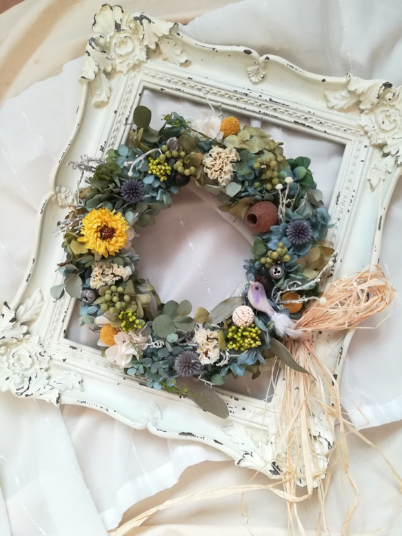 wreath“木の実と小鳥とアザミ„　(プリザーブドフラワー　ドライフラワー　ギフト　アンティーク　) 1枚目の画像