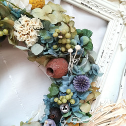 wreath“木の実と小鳥とアザミ„　(プリザーブドフラワー　ドライフラワー　ギフト　アンティーク　) 3枚目の画像